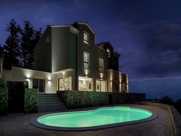 Comprendre les avantages d'une applique murale extérieure